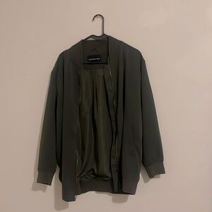 Green, who would wear medium bomber jacket